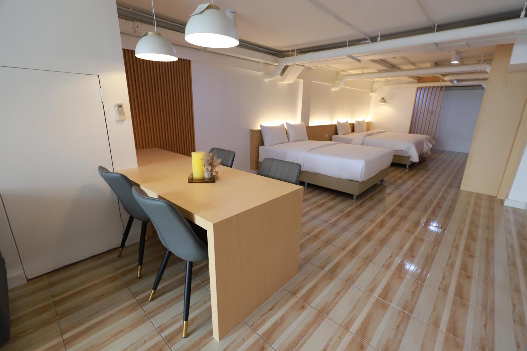 Sovereign Group Hotel At Pratunam Бангкок Экстерьер фото