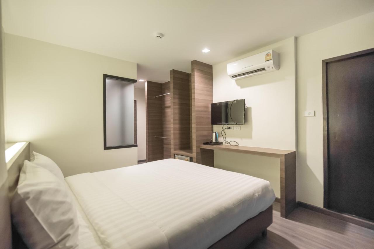 Sovereign Group Hotel At Pratunam Бангкок Экстерьер фото