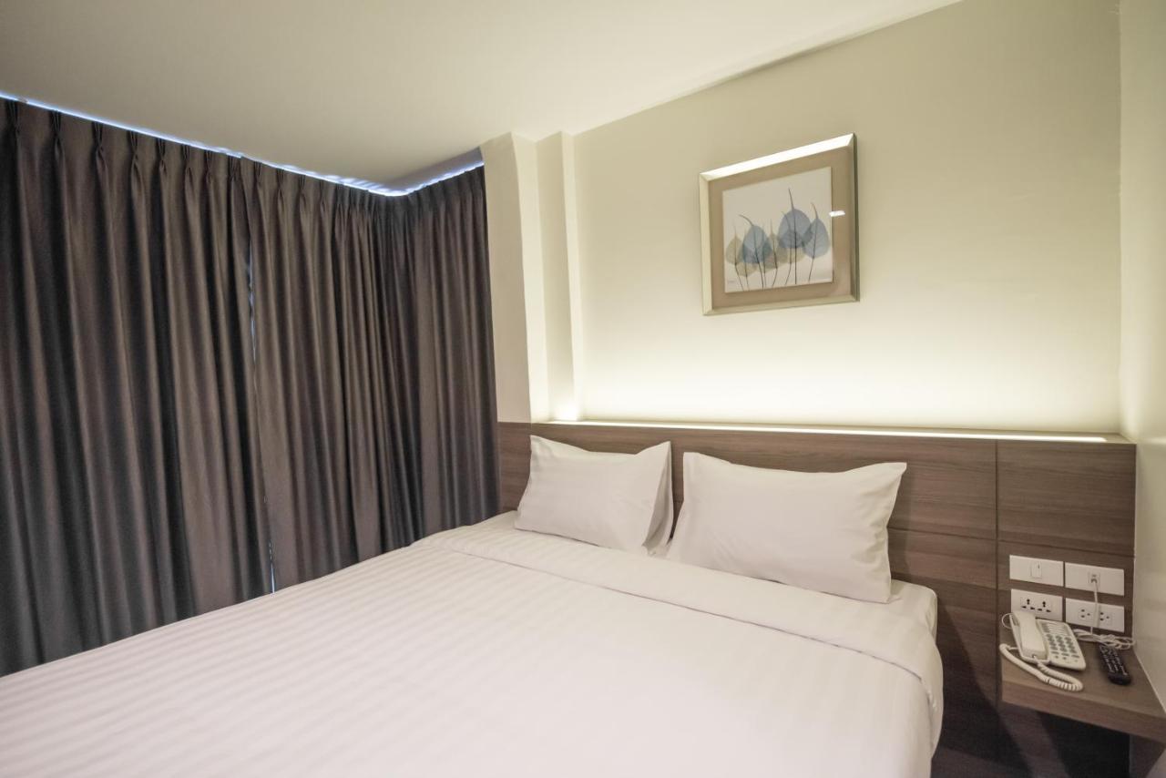 Sovereign Group Hotel At Pratunam Бангкок Экстерьер фото