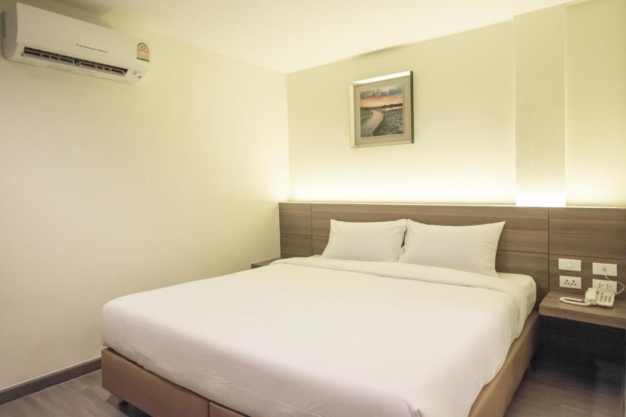 Sovereign Group Hotel At Pratunam Бангкок Экстерьер фото