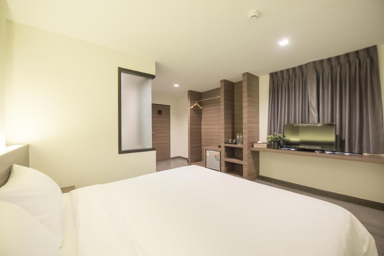 Sovereign Group Hotel At Pratunam Бангкок Экстерьер фото